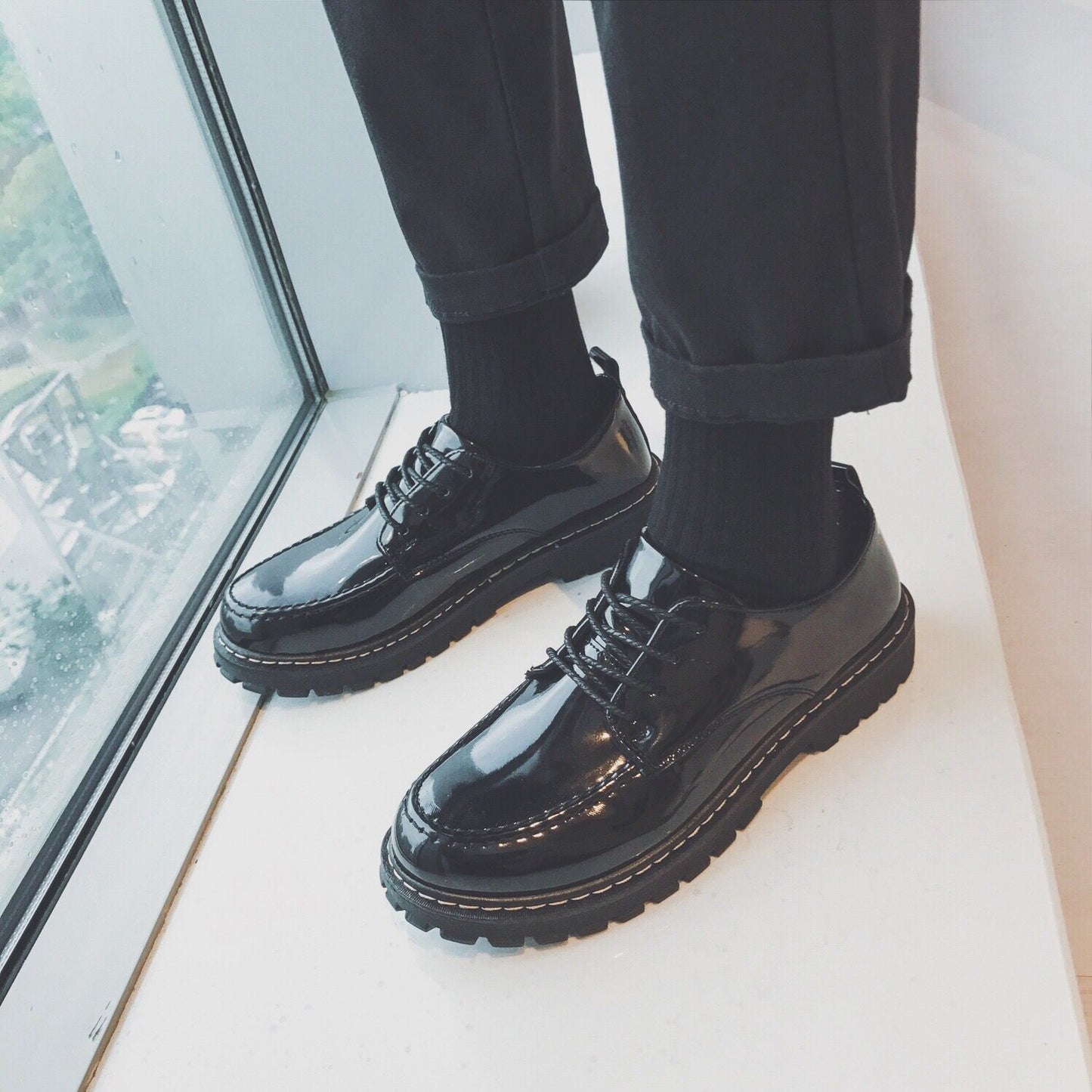Leather shoes men Korean version of the trend of men's shoes British suits increased black youth business round toe men's casual leather shoes