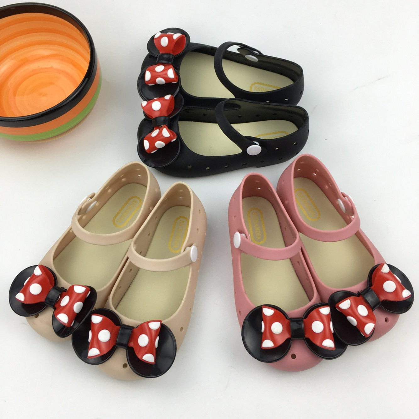 New summer cute simple baby and children's sandals, hole shoes, breathable polka dot bow, fashionable plastic snap fastenings