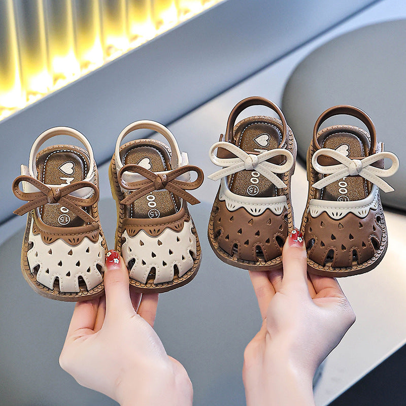 Cross-border drop-shipping girls' baby sandals, summer girls' plastic anti-pee, soft soles, non-slip children's toddler baby sandals