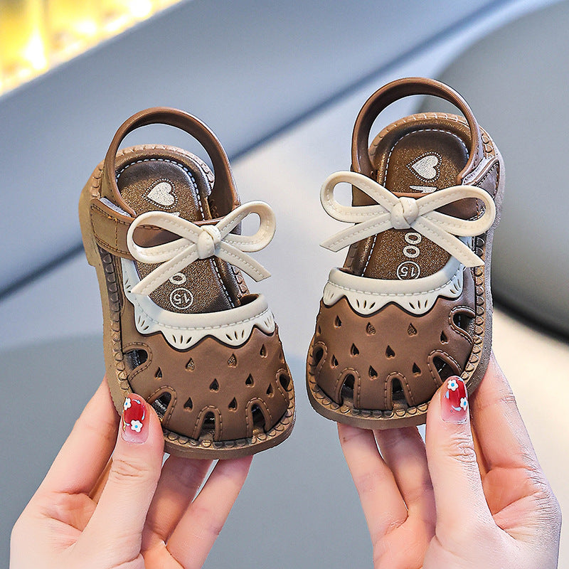 Cross-border drop-shipping girls' baby sandals, summer girls' plastic anti-pee, soft soles, non-slip children's toddler baby sandals