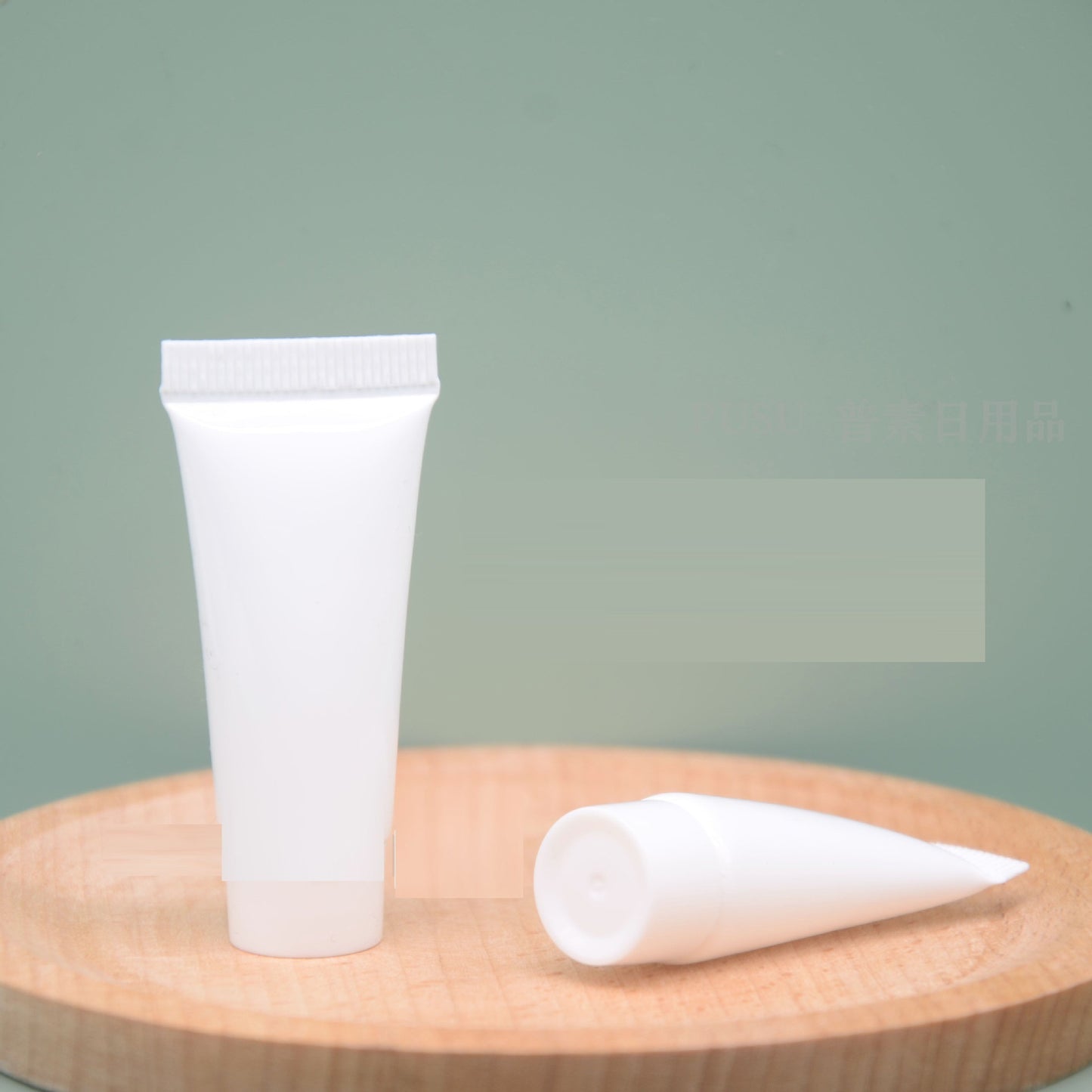 White varnish facial cleanser, travel bottle, cosmetic hose bottle, hand cream, shampoo, plastic bottle, empty bottle