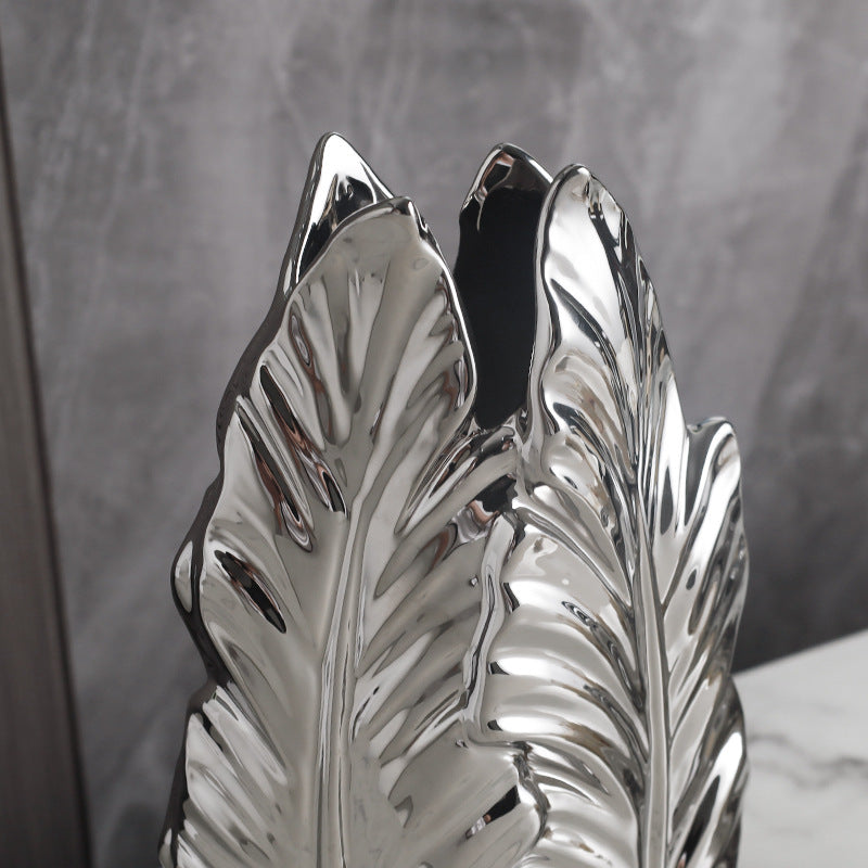 Modern light luxury ceramics, high-end vases, personalized living room entrance ornaments, TV cabinets, creative home decorations, wine cabinets