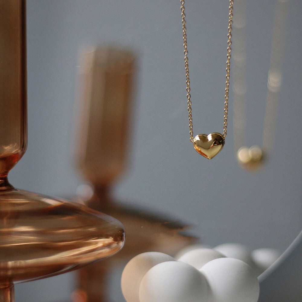 Titanium steel does not fade gold love pendant necklace light luxury sense of luxury short peach heart clavicle chain women's simple necklace