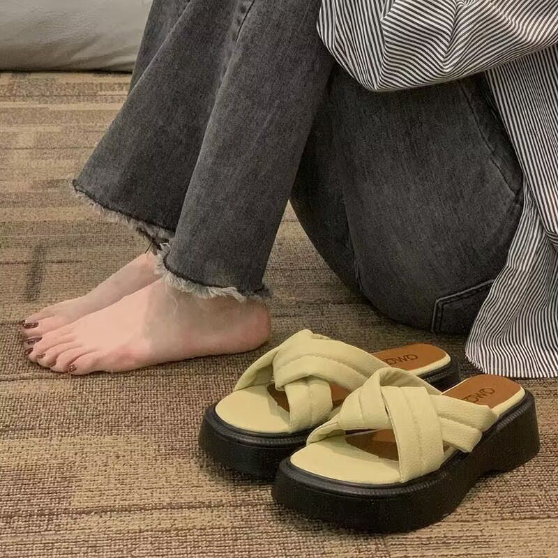 2025 new flatcake thick-soled heightened beach flip-flops fashion ladies fairy sandals support one drop shipping