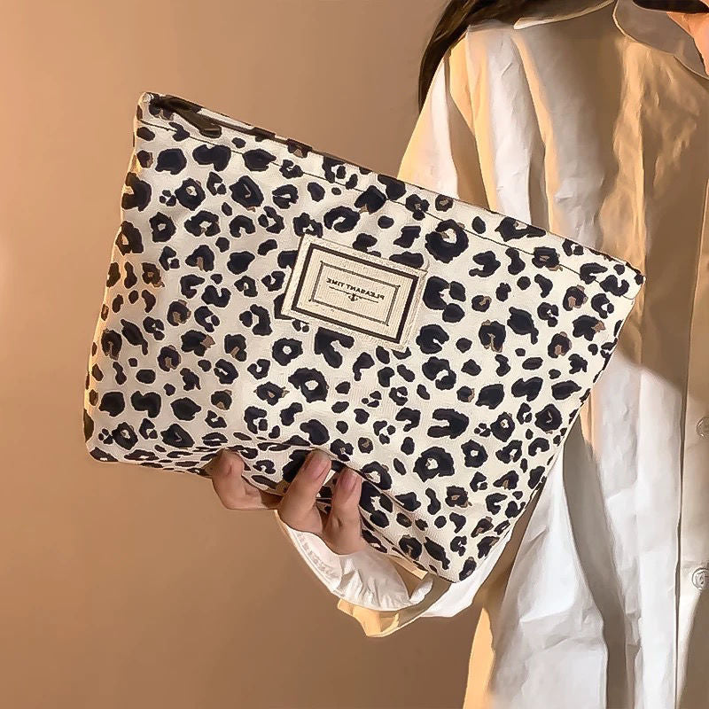 Leopard print canvas cosmetic bag, women's portable, large capacity travel carry-on skincare products, lipstick storage bag, toiletry bag