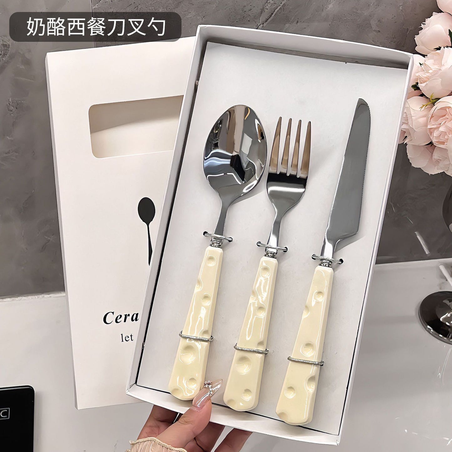 stainless steel steaks, knives, forks, western tableware, dessert spoons