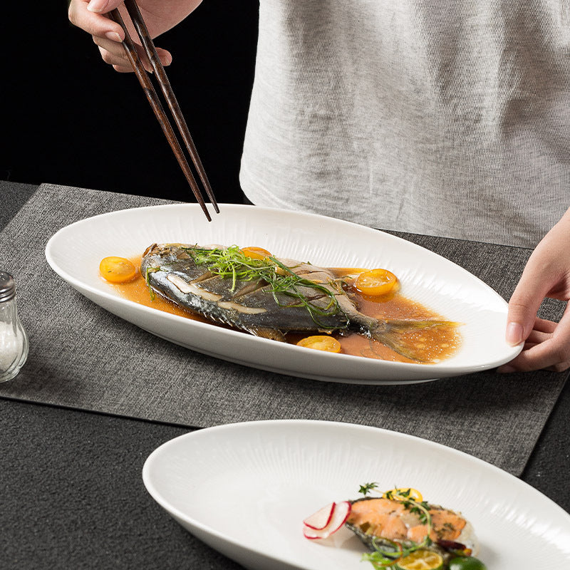 Pure white home steamed fish plate