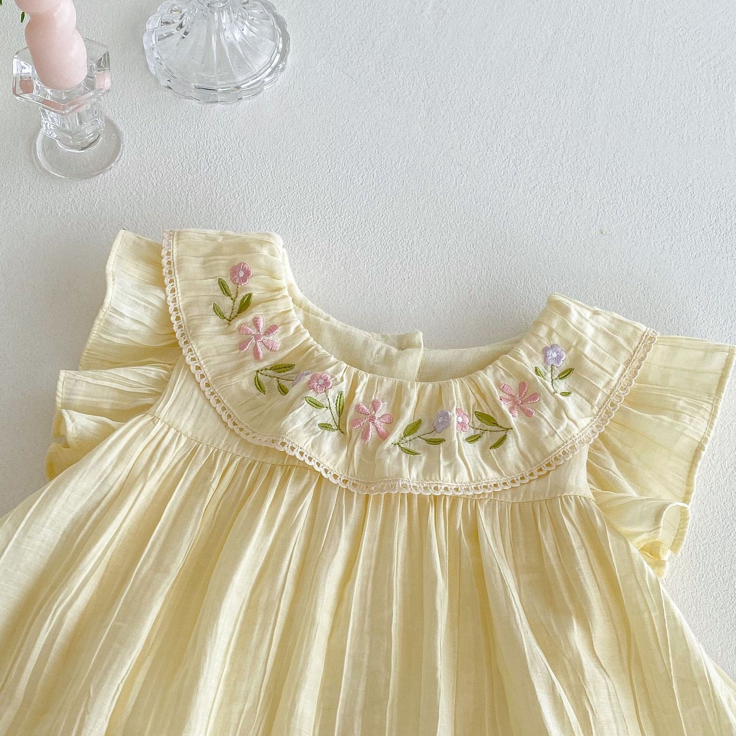Baby embroidered bag fart dress 2025 new summer baby girl Korean version flying sleeve bag fart skirt newborn solid color clothes