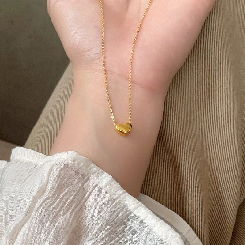 Titanium steel does not fade gold love pendant necklace light luxury sense of luxury short peach heart clavicle chain women's simple necklace
