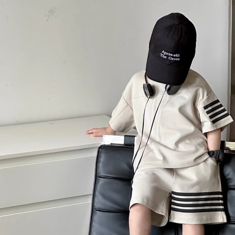 Boys' Korean version of the foreign sports suit, summer dress, short-sleeved shorts, two-piece set, three-bar casual T-shirt, children's set