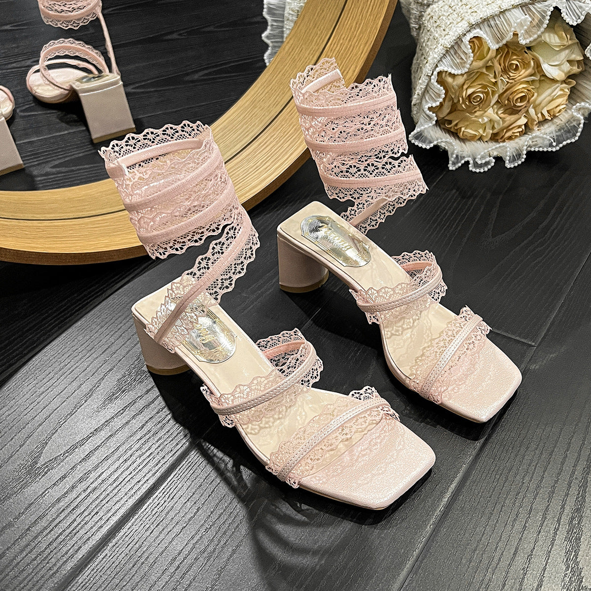 One-line high heel sandals women's block heel winding lace trim fairy wind sandals summer 2025 new style wear versatile