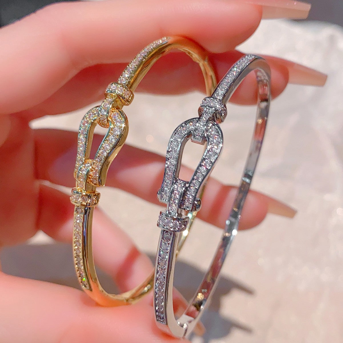 Cross-border European and American senior stars with the same micro-inlaid horseshoe bracelet, niche design, light luxury, fashion bracelet bracelet wholesale