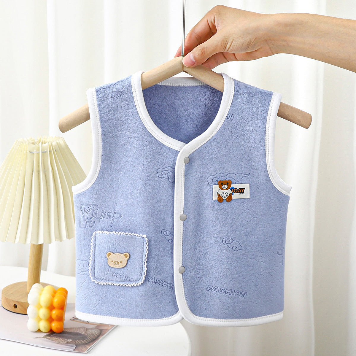 Baby vests are worn in spring and autumn for men, women and children, polar fleece warm vests, winter style baby and children's shoulder clips