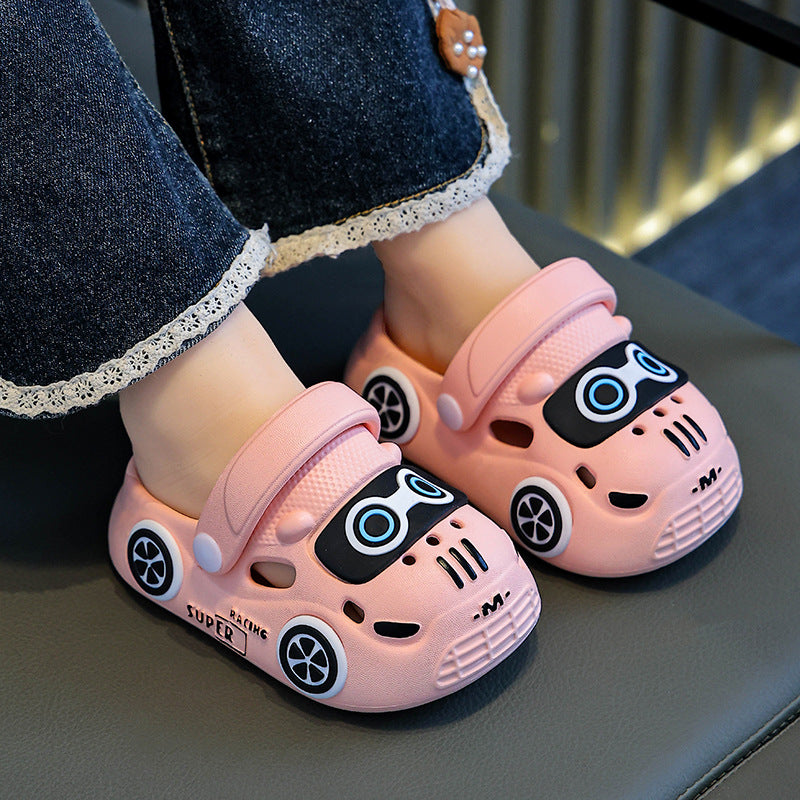 Children's slippers summer cartoon boys and girls non-slip soft soles indoor and outdoor car babies baotou hole cool slippers