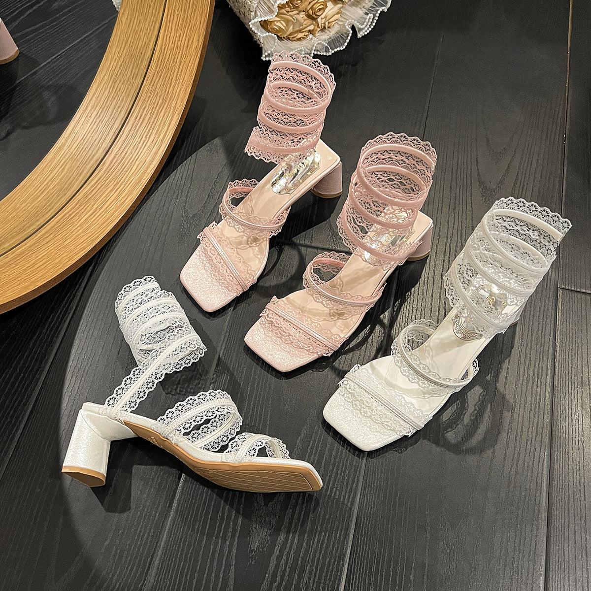 One-line high heel sandals women's block heel winding lace trim fairy wind sandals summer 2025 new style wear versatile
