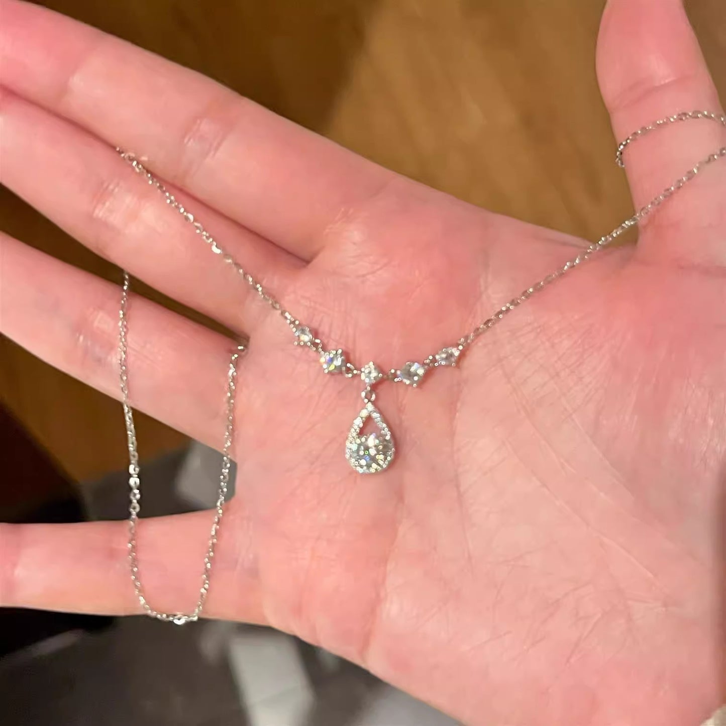 Titanium steel does not fade, mermaid tear plating silver necklace, women's diamond super flash, light luxury, niche exquisite fashion, collarbone chain necklace