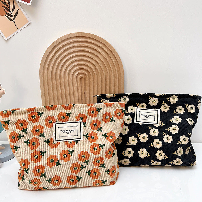 Retro flower makeup bag niche wash storage bag girls travel out skin care products canvas chain bag wholesale