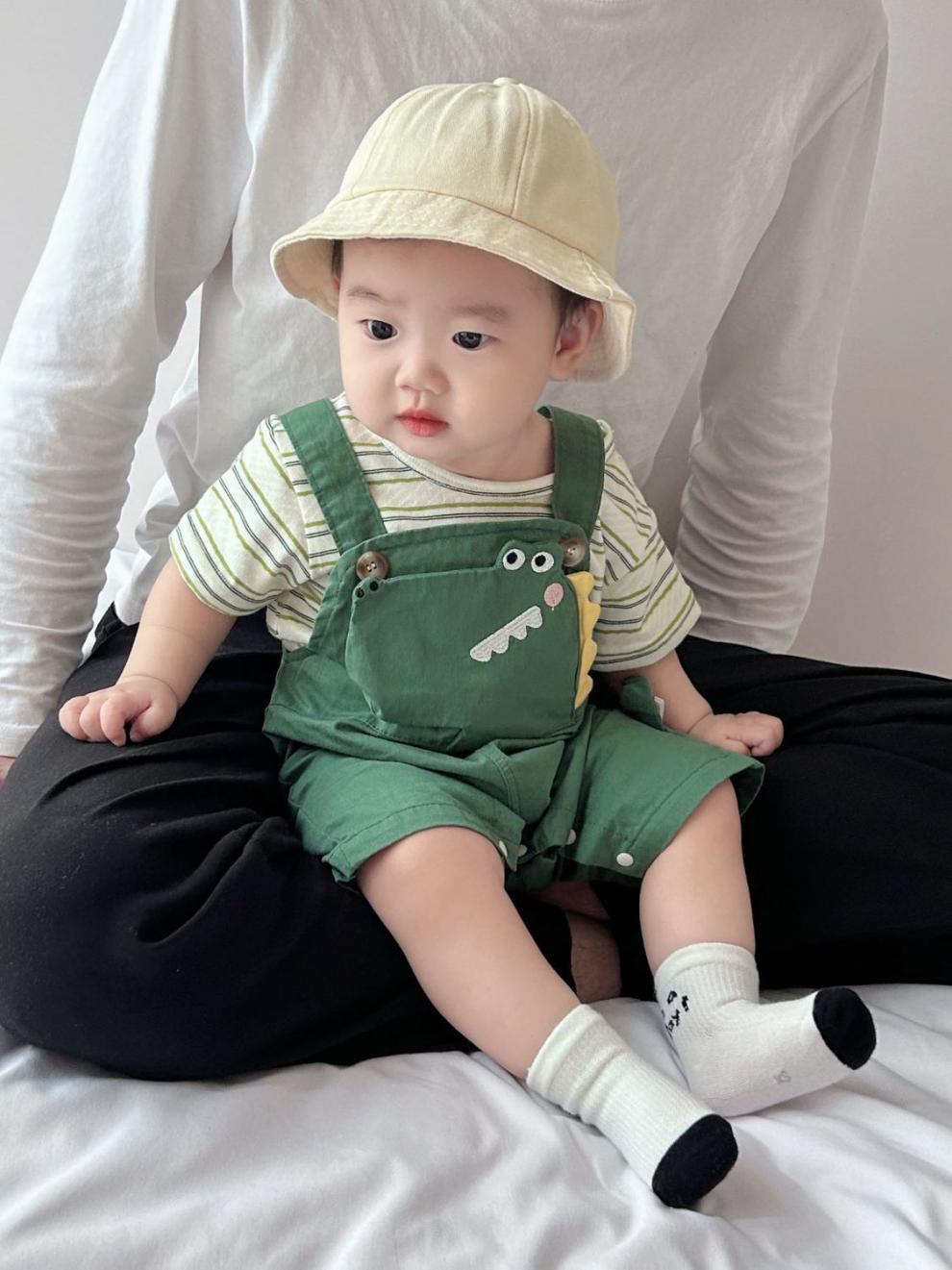 Cute foreign baby clothes, summer short-sleeved trendy baby boys, one-piece clothes, two pieces of outing, clothes and crawling clothes
