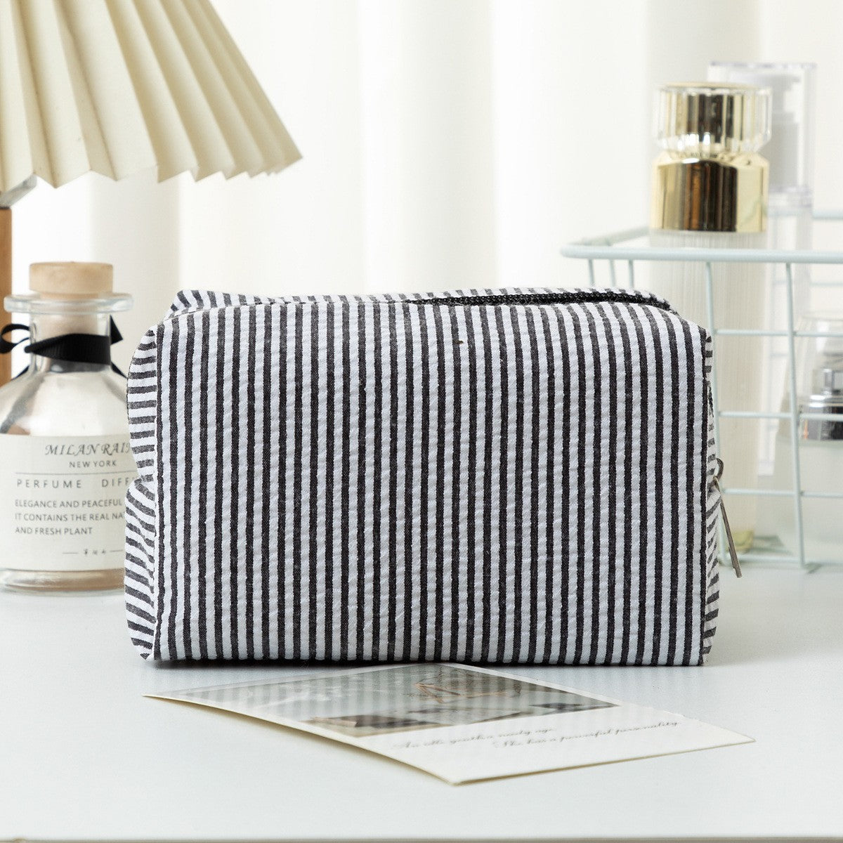 Cross-border hot selling seersucker cosmetic bag hand holding large capacity toiletry bag embroidered stripe travel cosmetics storage bag