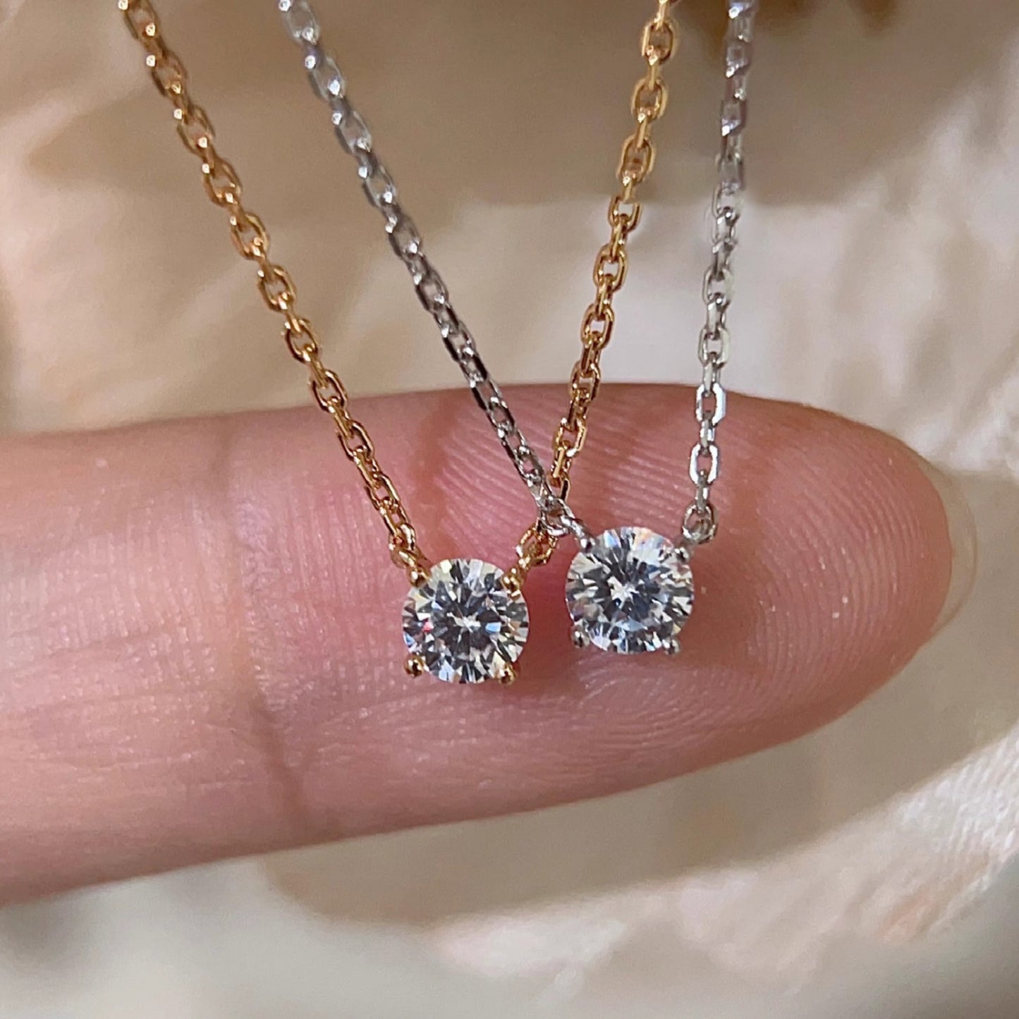 New hot-selling S925 sterling silver four-claw single diamond 5A zircon boogie diamond necklace women's wild clavicle chain one piece dropshipping