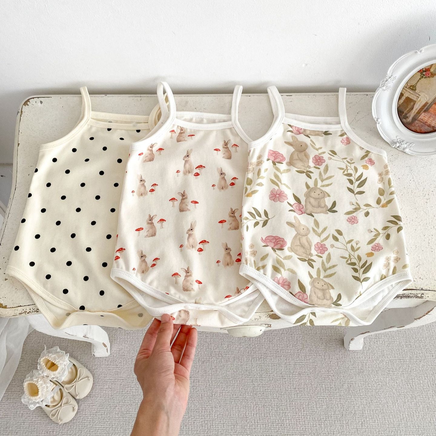 Summer new Korean version of the baby one-piece printed sweet thin suspender baby Ha clothes 1-3 years old casual crawling clothes