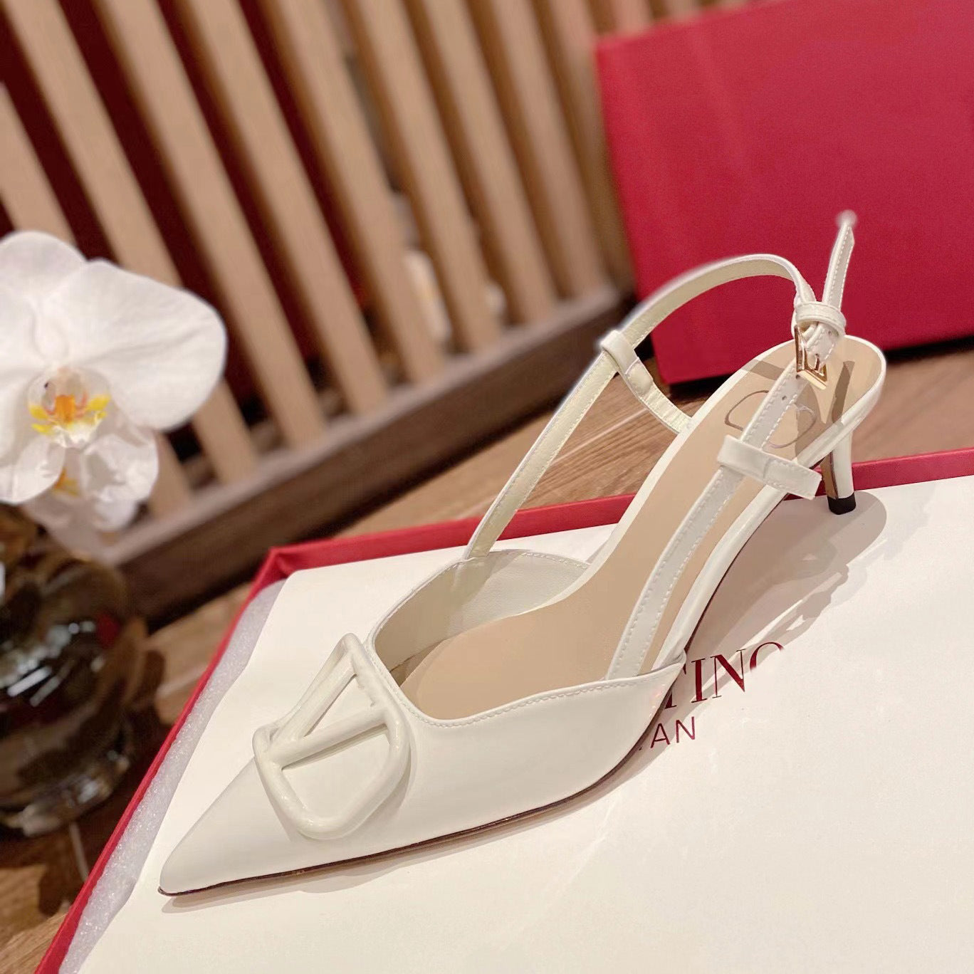 High version V home nude high heels women's 2025 summer toe toe stiletto sandals pointed toe french v buckle single shoes