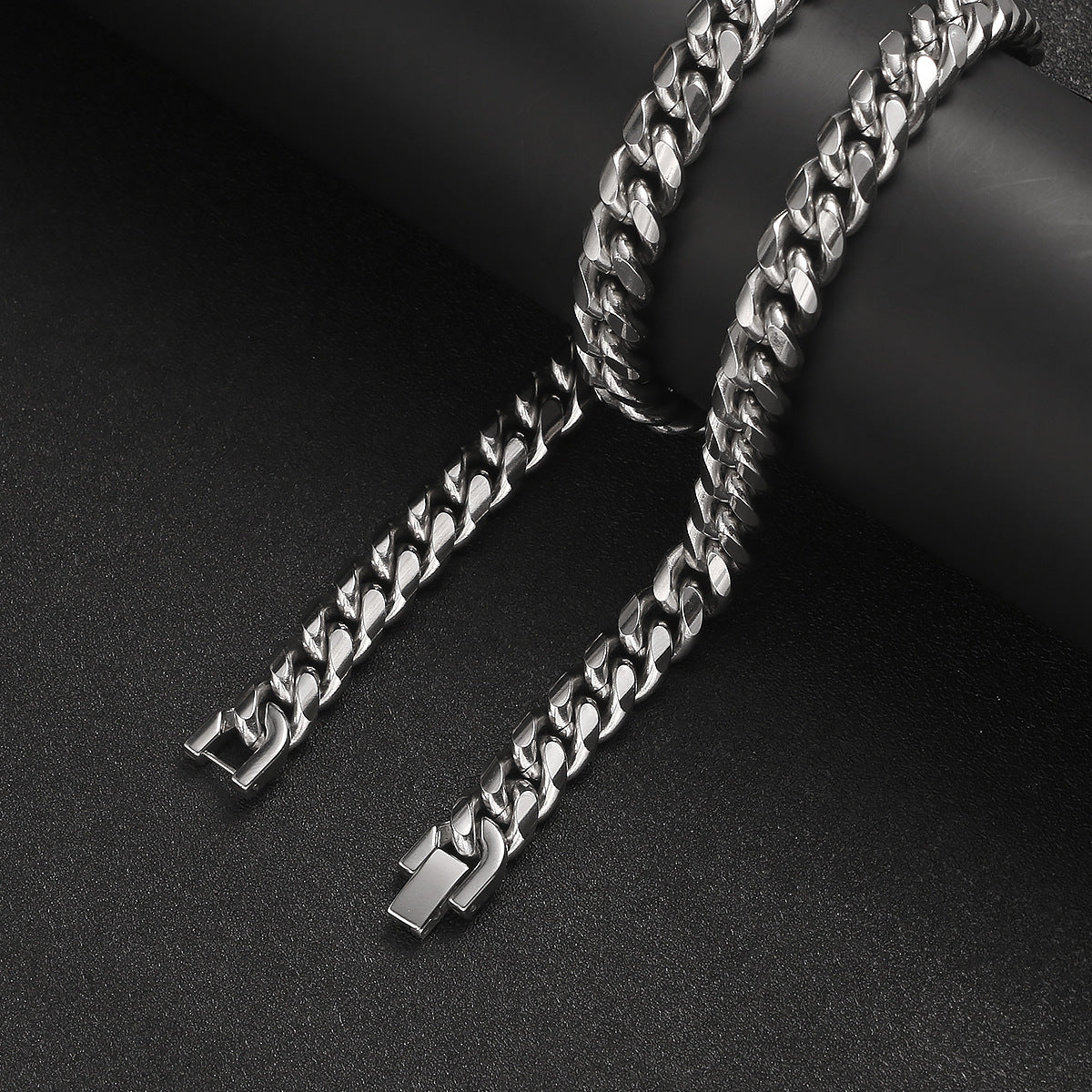Titanium steel cuba chain hip hop necklace stainless steel round grinding crypto chain fashion men's jewelry buckle titanium steel necklace jewelry