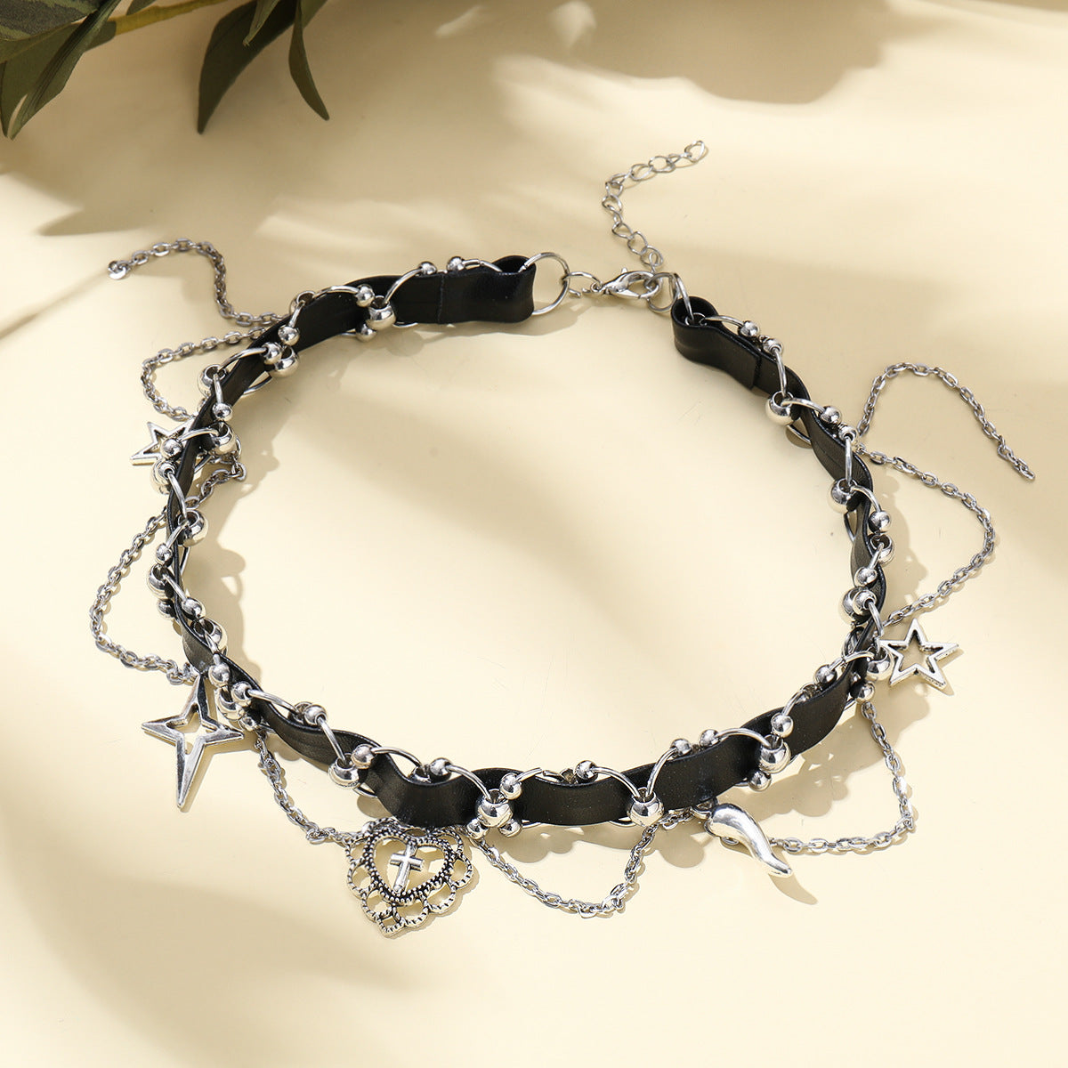 European and American cross-border jewelry necklace dark gothic love clavicle chain choker delicate hot girl collar necklace