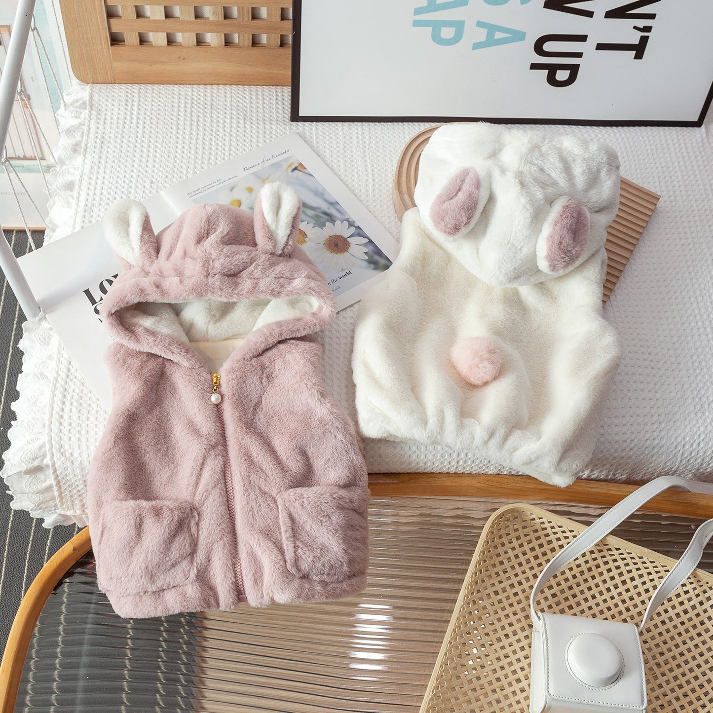 2024 winter new Korean version of super foreign girl velvet vest cute baby girl sweater vest outside the dress