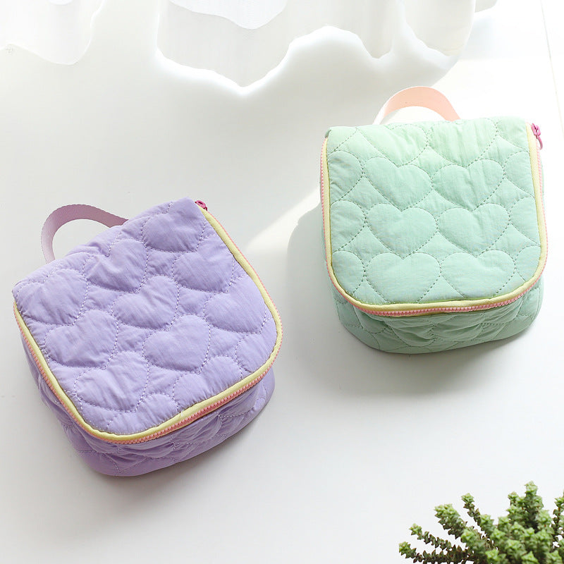 Korean version of super cute ins, small fresh love makeup bag, large capacity portable travel handbag, toiletry bag