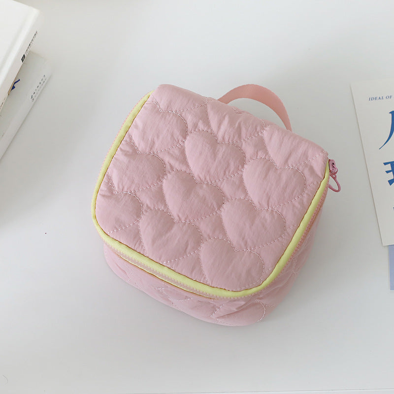 Korean version of super cute ins, small fresh love makeup bag, large capacity portable travel handbag, toiletry bag