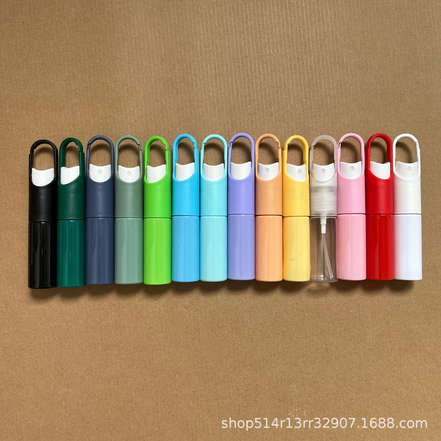 Wholesale 20ml 30ml square tube perfume spray bottle fashion plastic travel portable perfume bottle hook spray bottle