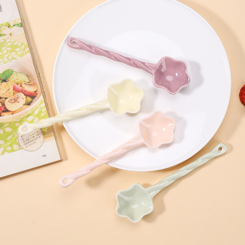 Ceramic star spoon twist handle home dormitory office high-value long handle eating and drinking spoon dessert soup