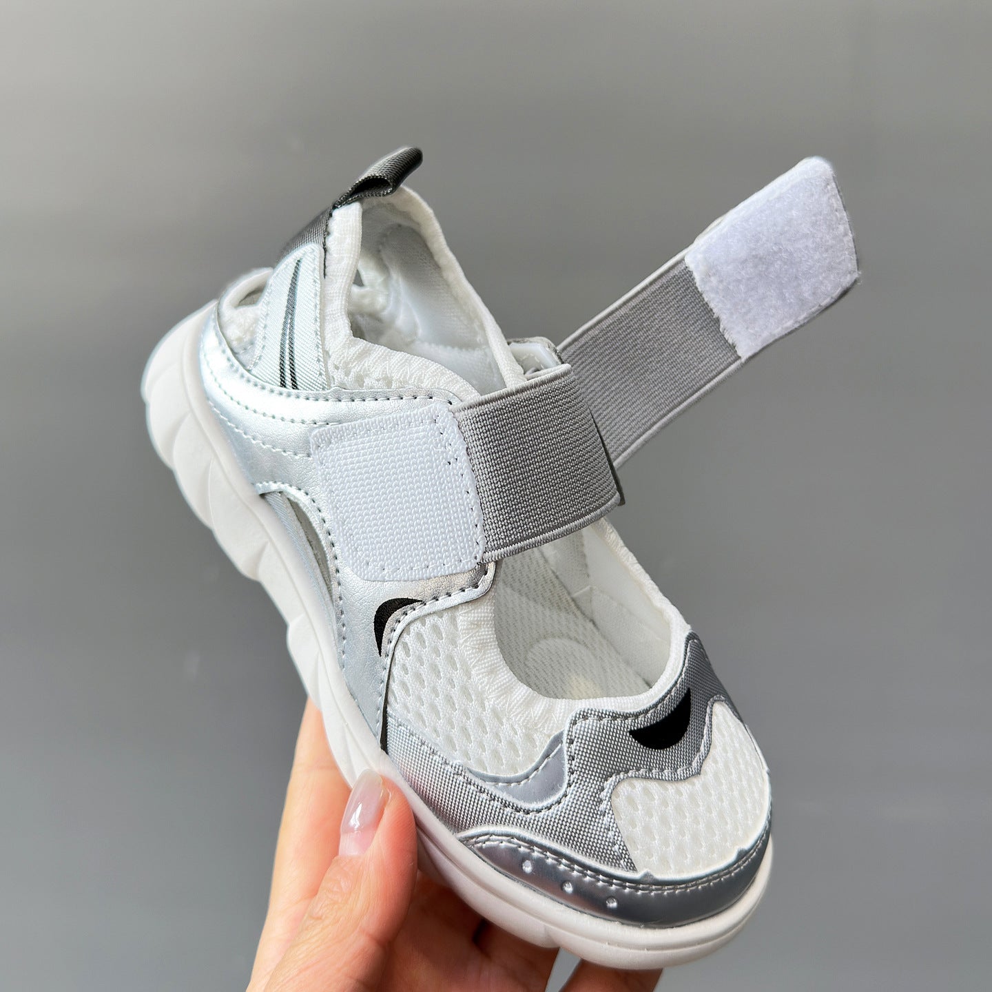 2026 New Children's Sneakers Breathable Mesh Velcro Baby Shoes Soft Sole Anti-Slip Trendy for Boys and Girls