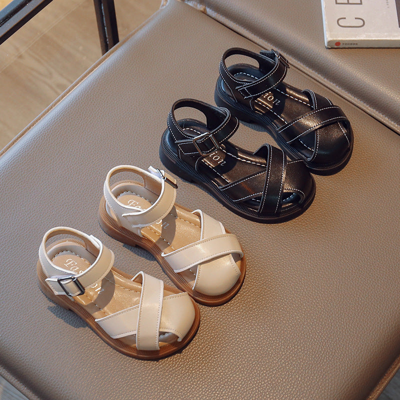 Children's Sandals 2024 Summer New Girls' Toe Soft Sole Sandals Korean Version Girls' Solid Color Flat Fashion Beach Shoes