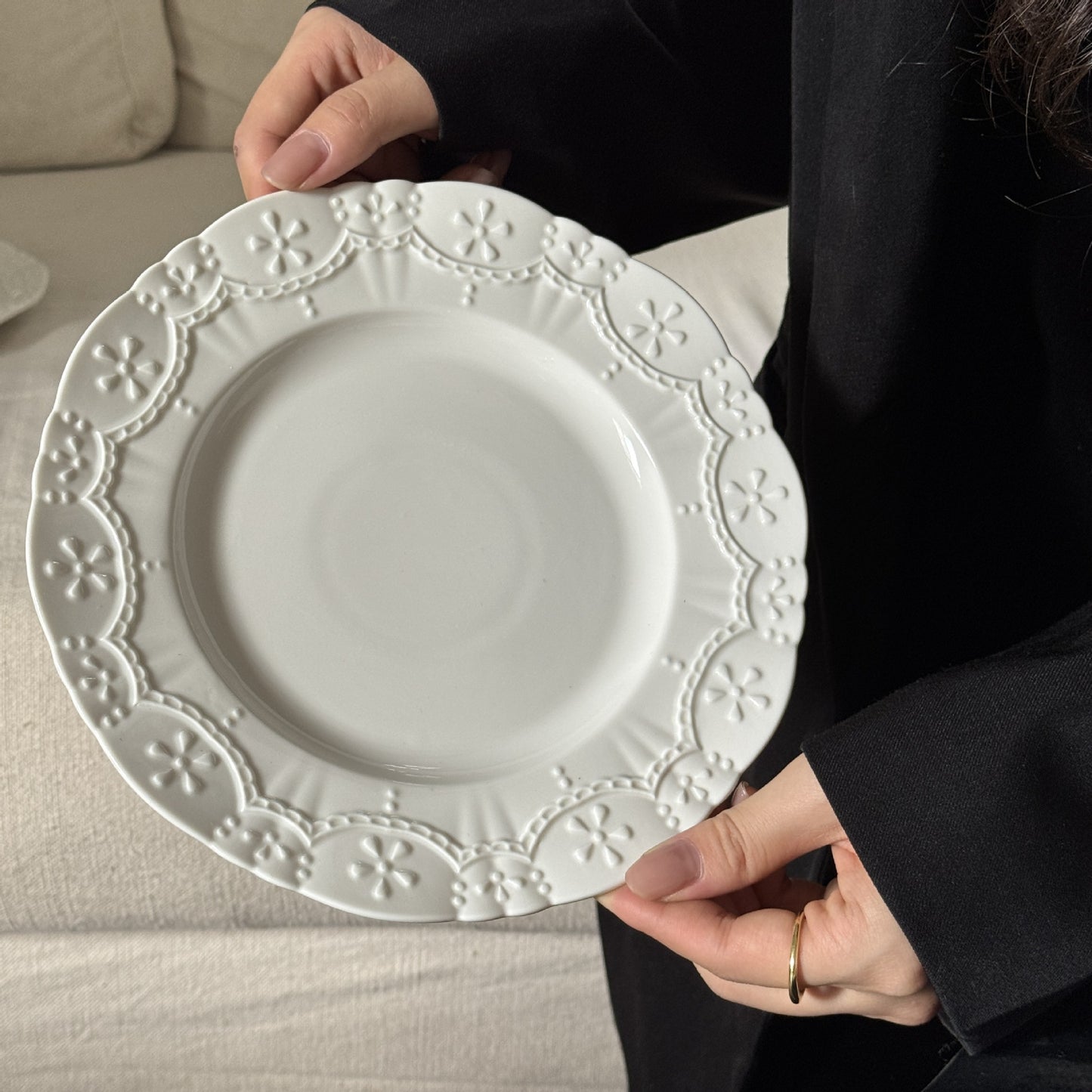 Original French medieval style heavy industry relief ceramic Western porcelain plate coffee cup saucer series dessert dish plate wholesale