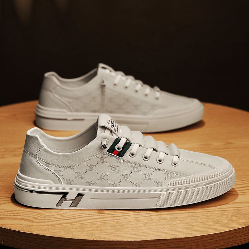 2024 Spring New Casual Men's Shoes Outdoor Sports Board Shoes Student Small White Shoes Korean Fashion Trendy Shoes Men's Low Top