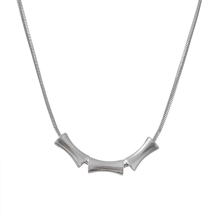 2026 new small waist pendant necklace, niche high-end love couple sweater chain, men's accessories, cold fashion accessories