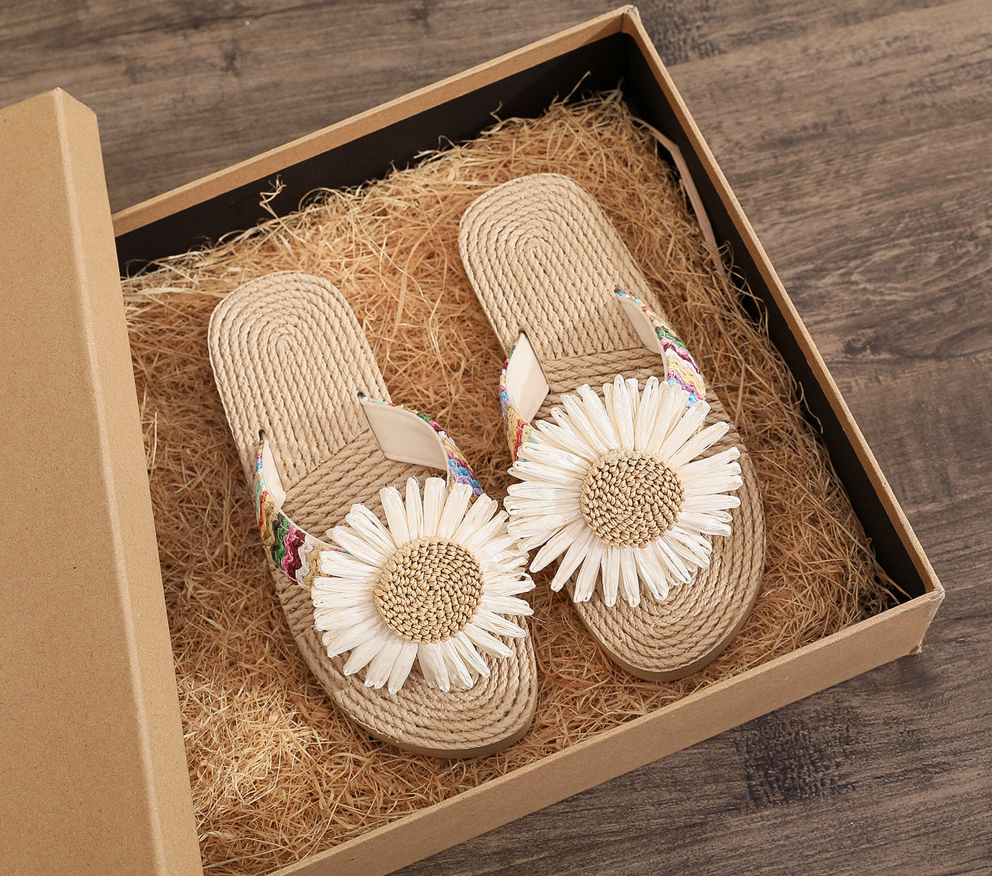 ins summer new children's flip-flops, girls' ethnic beach shoes, clipped-footed sandals, women's flower slippers, women's external wear