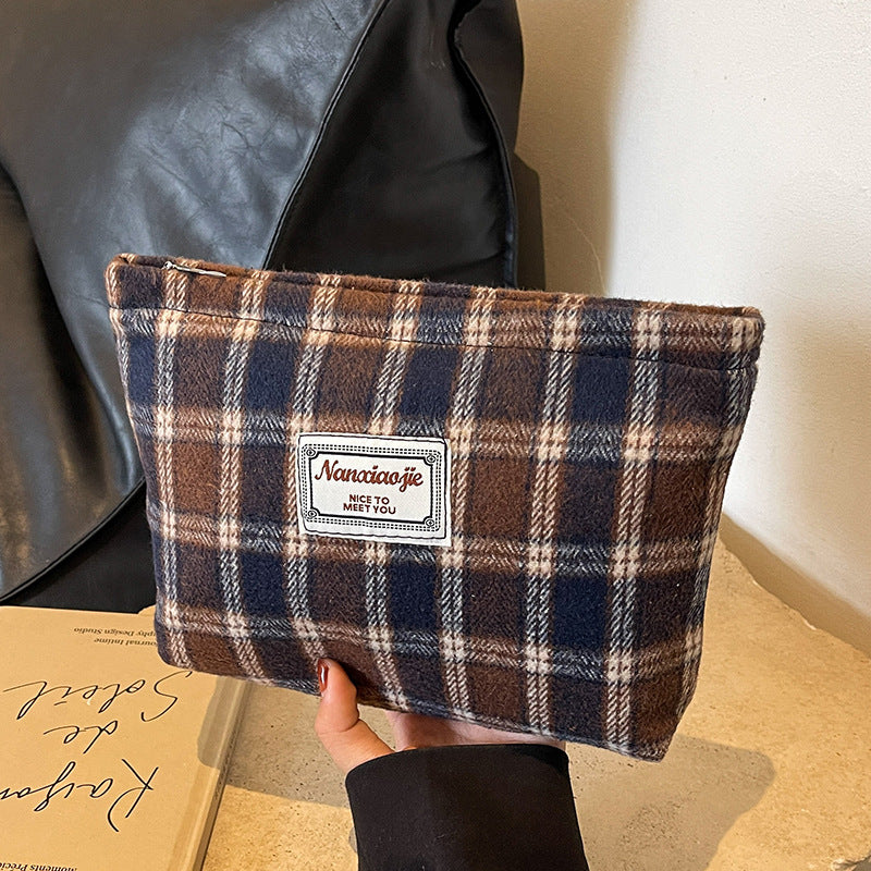 High-value hand-held cosmetic bag 2024 new large-capacity high-end sense of student travel storage toiletry bag