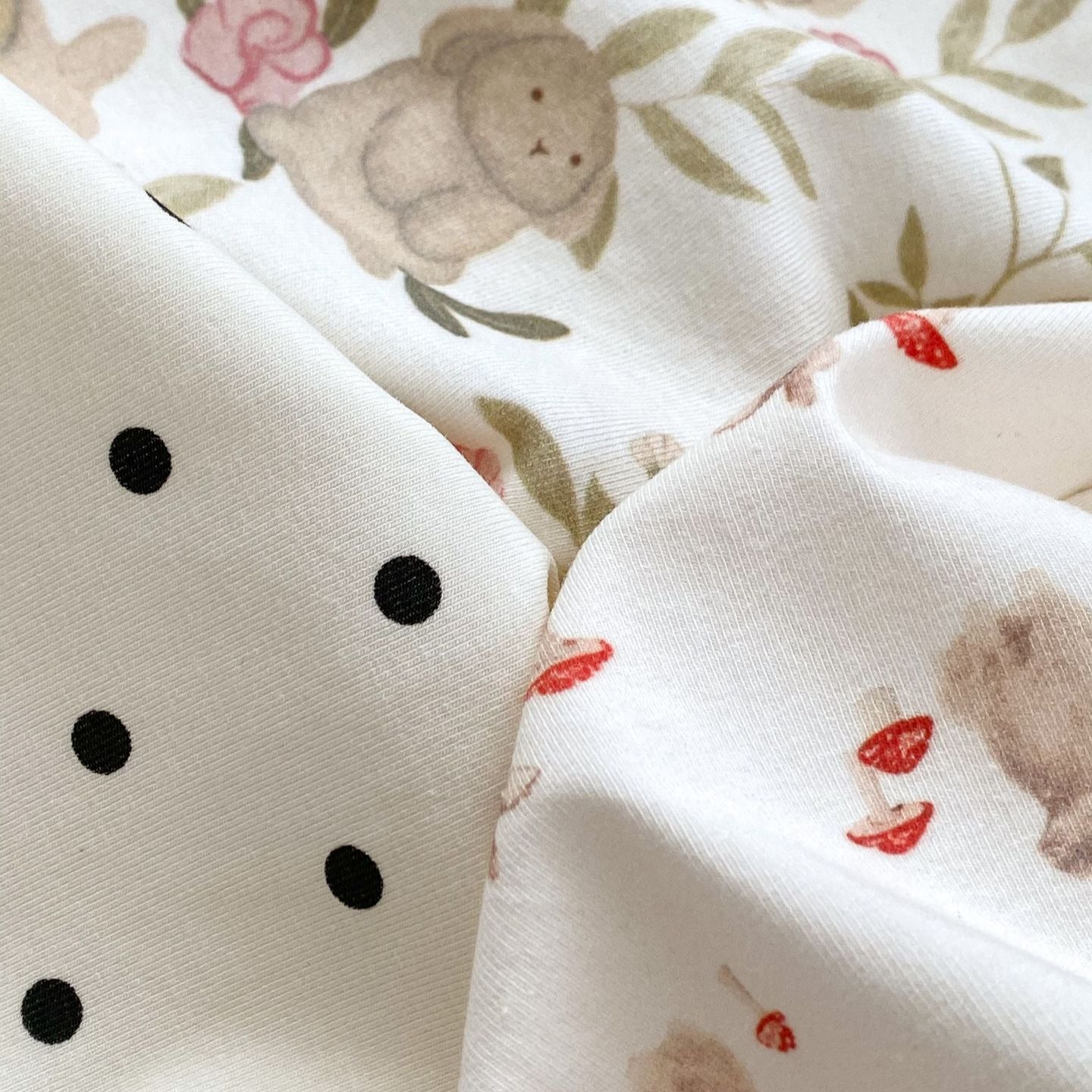 Summer new Korean version of the baby one-piece printed sweet thin suspender baby Ha clothes 1-3 years old casual crawling clothes