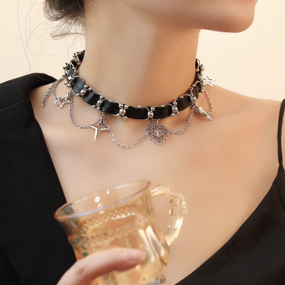 European and American cross-border jewelry necklace dark gothic love clavicle chain choker delicate hot girl collar necklace