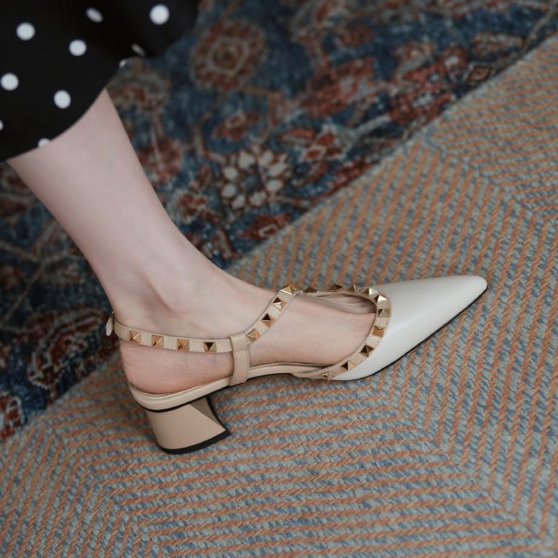 This year's popular Baotou Sandals Women's Spring/Summer 2023 New Women's Mid-Heel Pointed Toe Back Space Block Heel Stud Heels