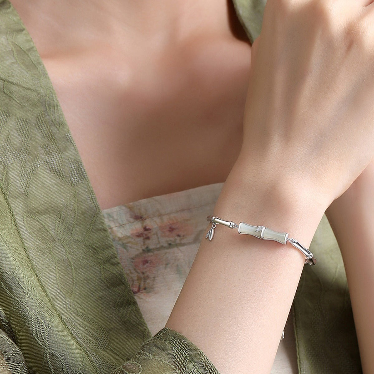 Golden Bamboo Bracelet Bracelet for Women Light luxury niche design jewelry Versatile fashion personality new anklet women