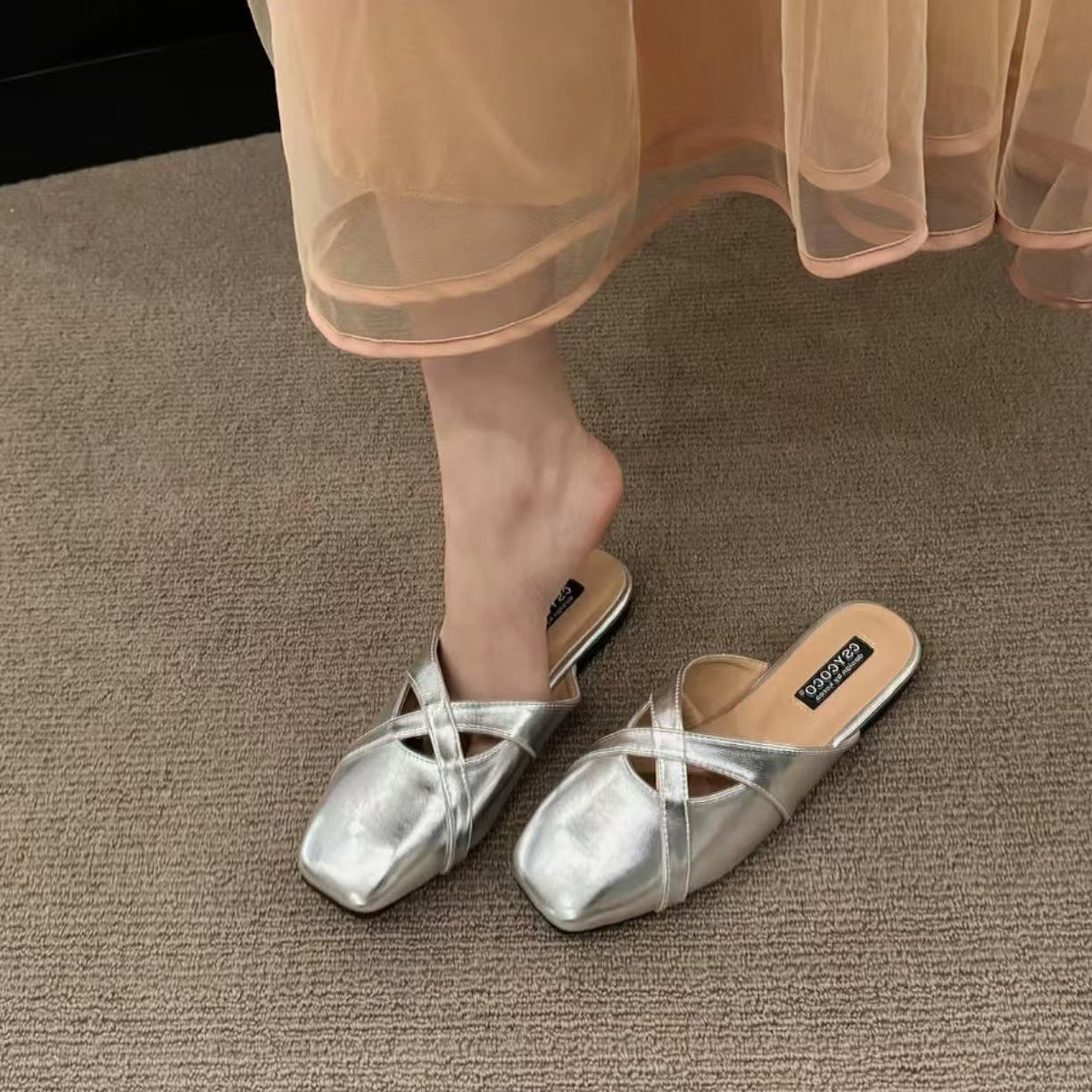 French-style Baotou sandals for women to wear retro and versatile square toe Korean version of crossover strap Baotou Four Seasons shoes for women 1