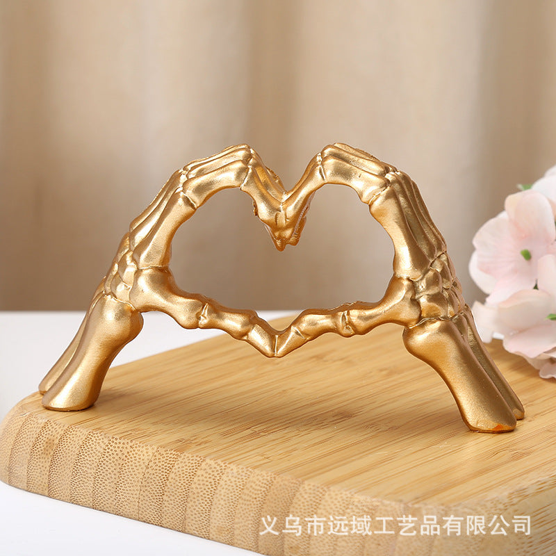 Cross-border Halloween Skull Ornament Heart Gesture Resin Crafts Home Bedroom Table Decoration Gift Wholesale