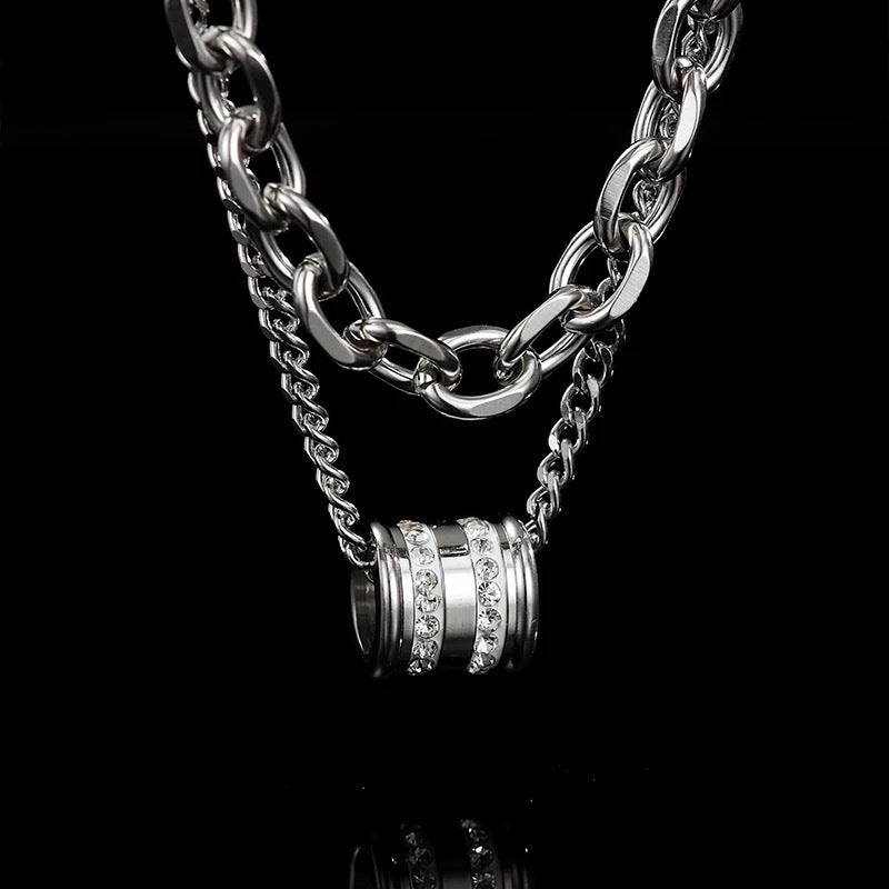The new double-layered diamond-encrusted beaded titanium steel necklace men's hip-hop trendy high-end collarbone chain is a versatile decoration