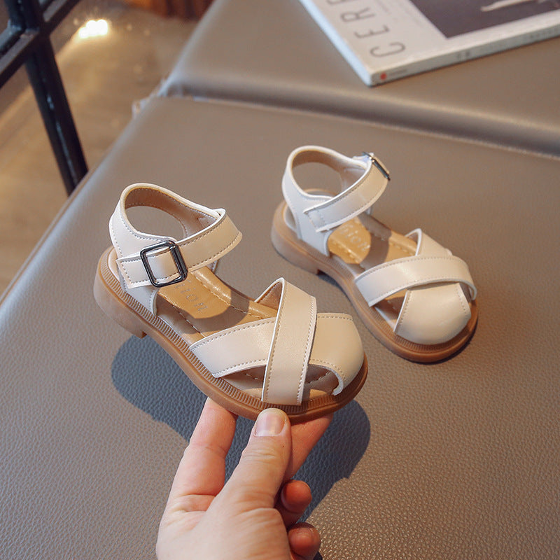 Children's Sandals 2024 Summer New Girls' Toe Soft Sole Sandals Korean Version Girls' Solid Color Flat Fashion Beach Shoes