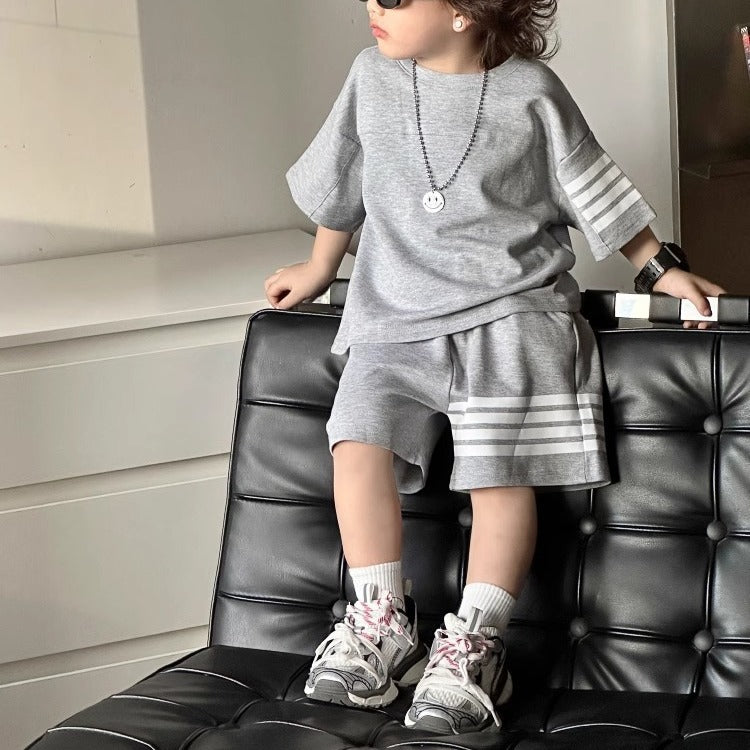 Boys' Korean version of the foreign sports suit, summer dress, short-sleeved shorts, two-piece set, three-bar casual T-shirt, children's set