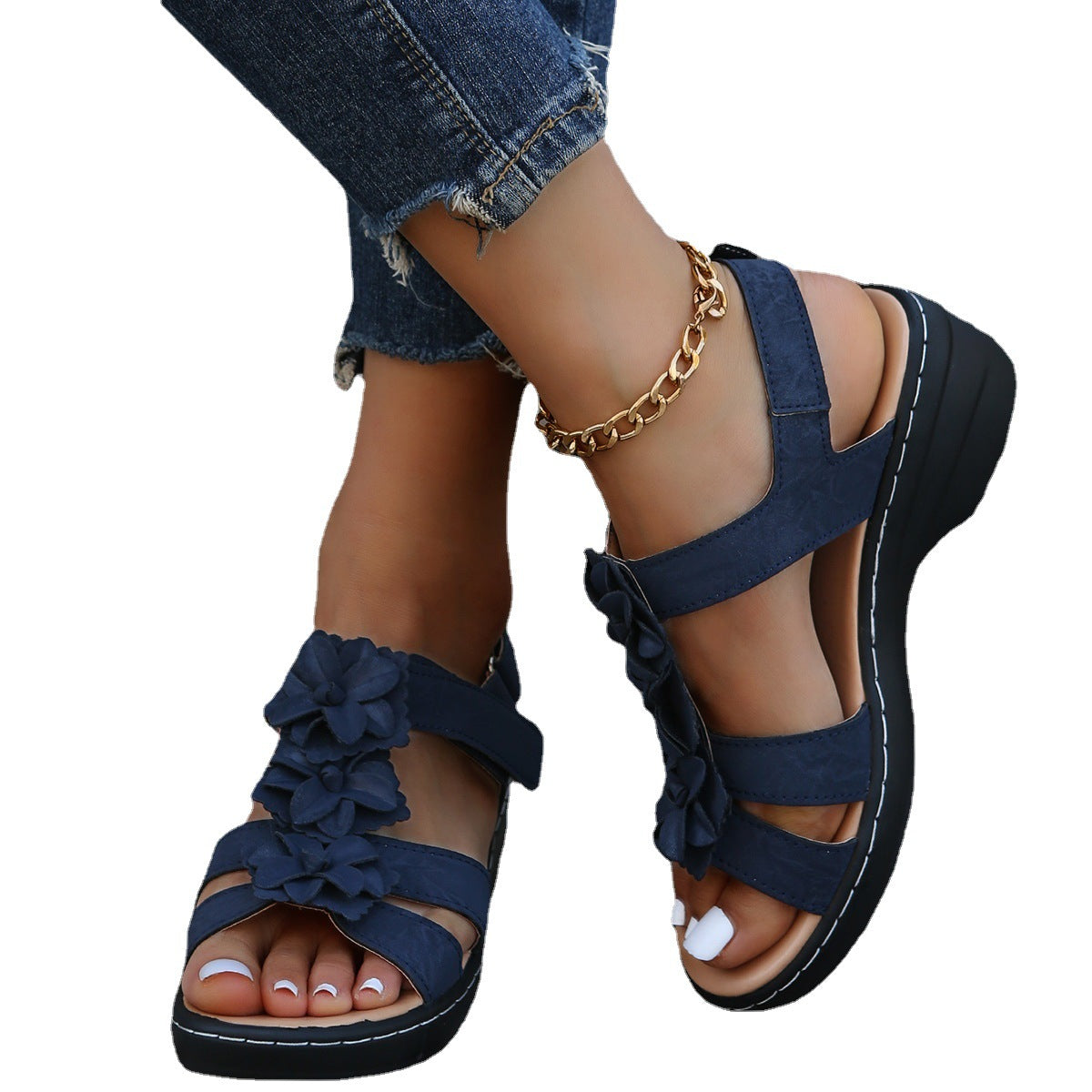 Foreign trade plus size sandals summer 2023 new European and American cutout wedge fish mouth flower buckle casual sandals
